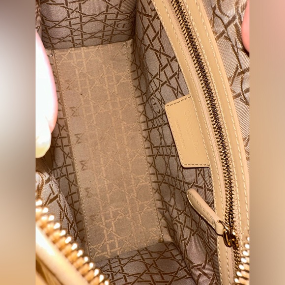 Christian Dior 2013 Beige patent medium lady Dior with strap - Picture 14 of 16